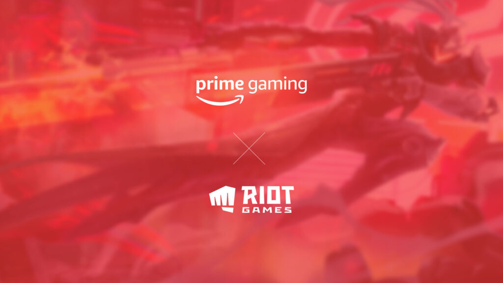Логотипы Prime Gaming и Riot Games на фоне затемненной игровой графики