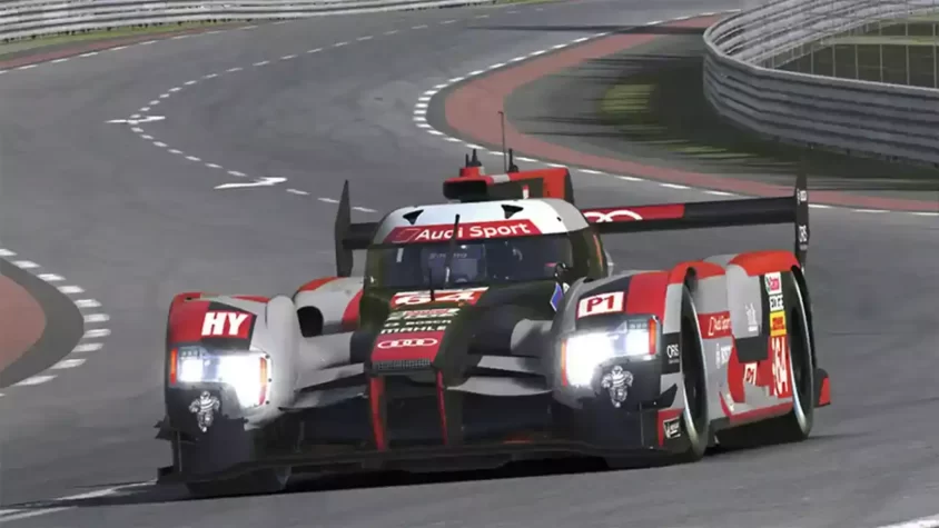 Машина Audi LMP на трассе в iRacing