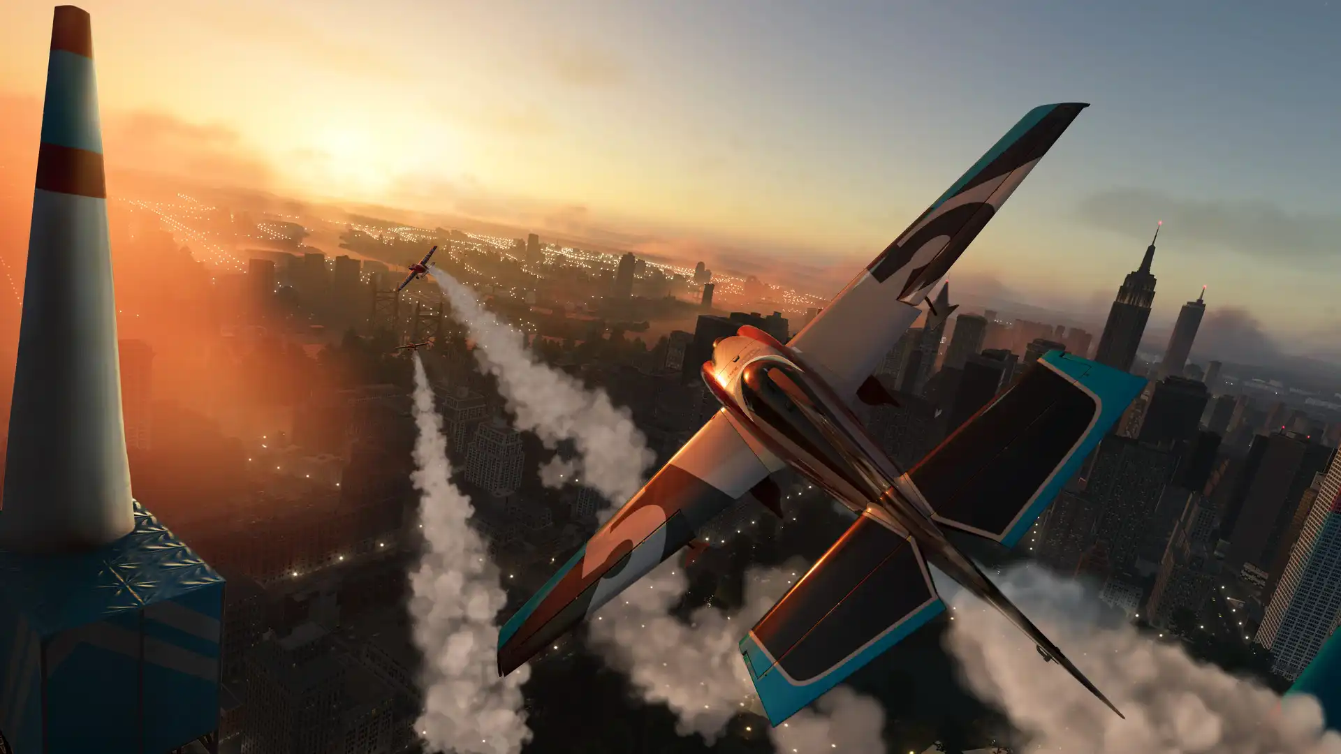 Акробатический самолет выполняет трюк над городским пейзажем в The Crew 2