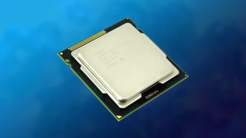 Процессор Intel Core i5-2320 на фоне компьютерных компонентов