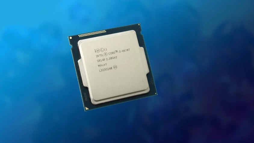Процессор Intel Core i5-4670T на белом фоне
