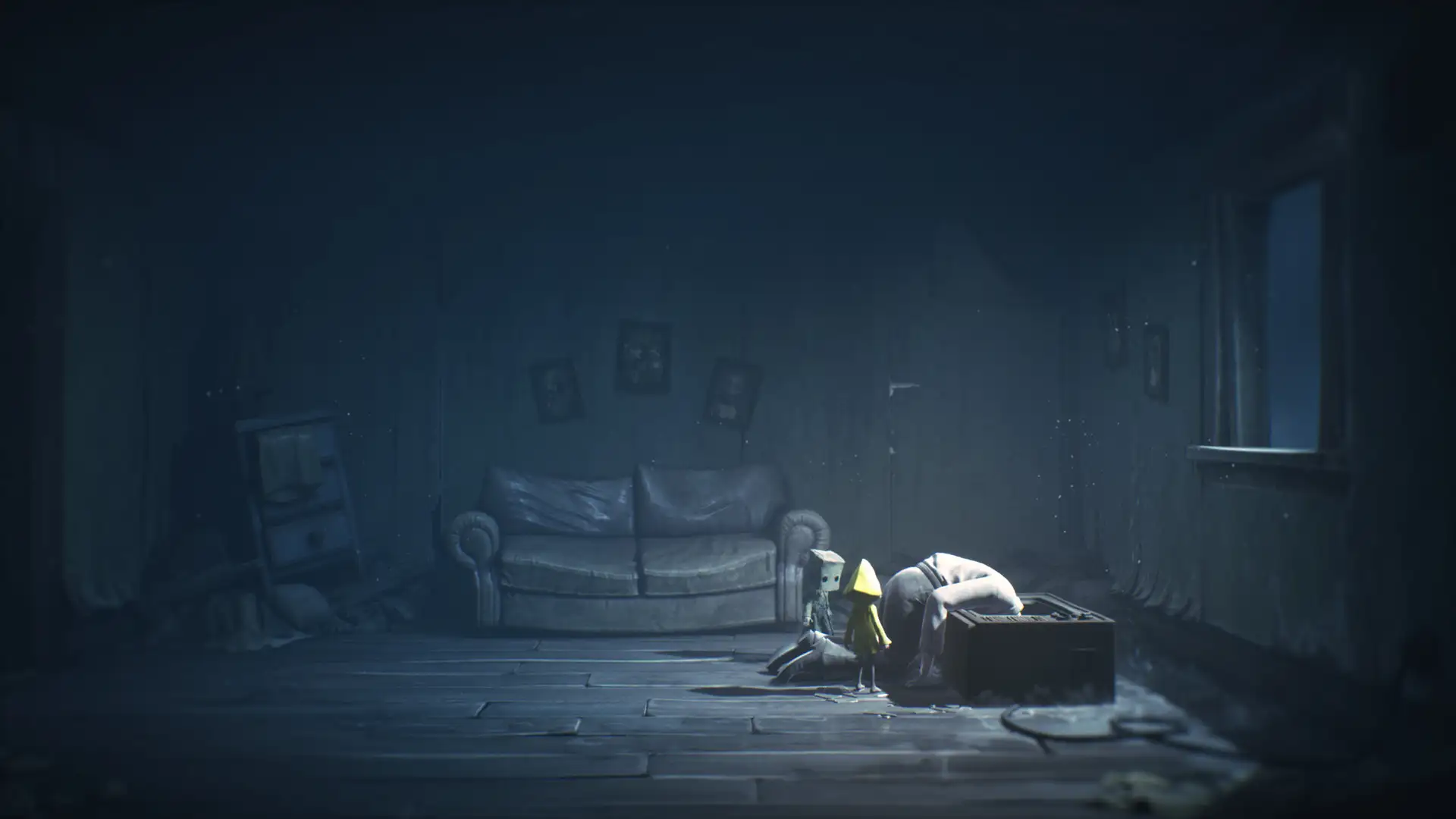 кадр из игры Little Nightmares II - мрачный интерьер