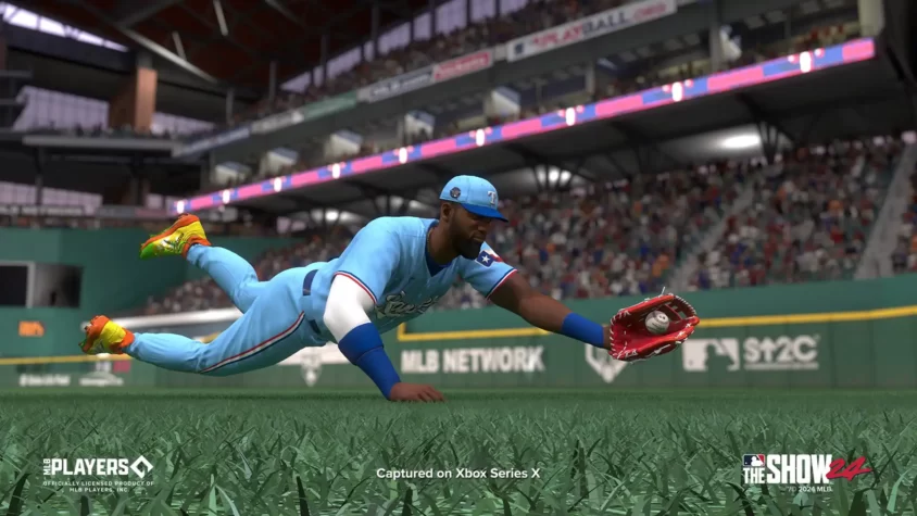 Игрок в полете на охоте за мячом в MLB The Show 24