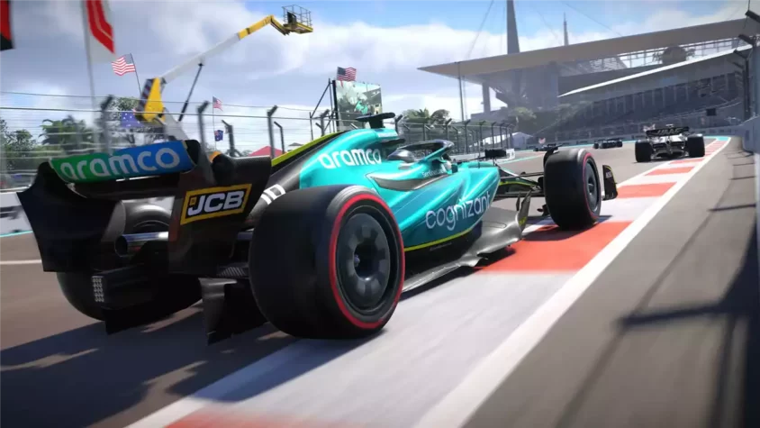 Гонка на трассе с Aston Martin и McLaren в F1 22