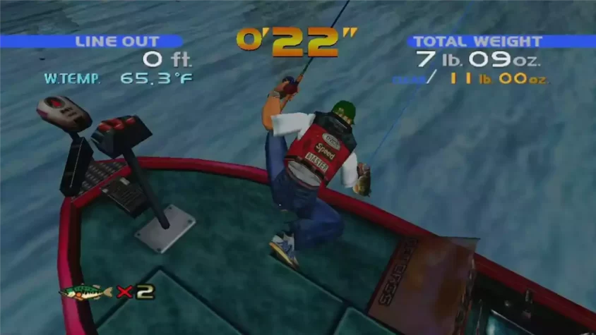 Геймплей SEGA Bass Fishing с крупным окунем в руках игрока