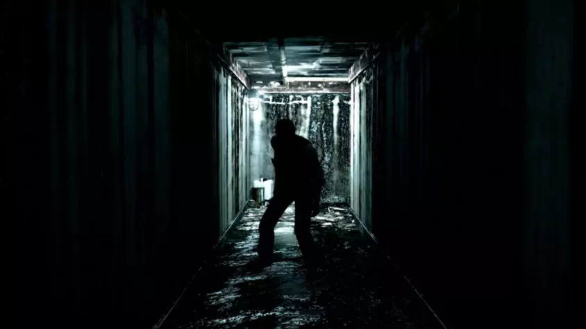 Вход в разрушенное помещение в The Evil Within