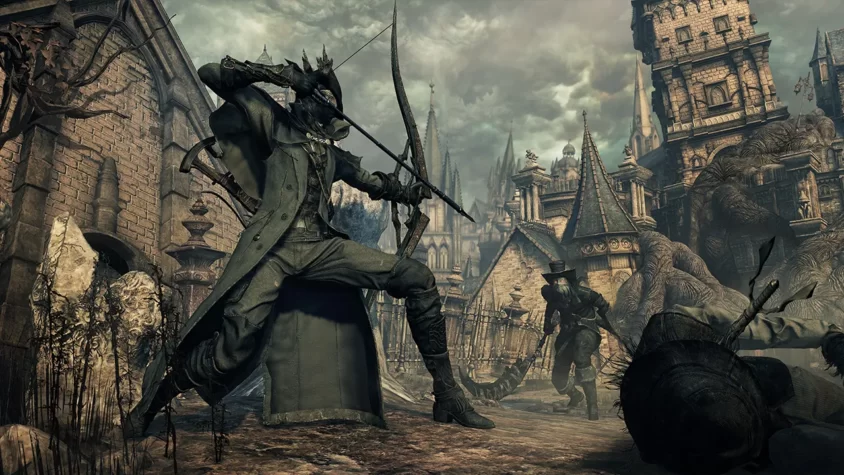 Игровой процесс в Bloodborne с персонажем в маске на фоне старых зданий