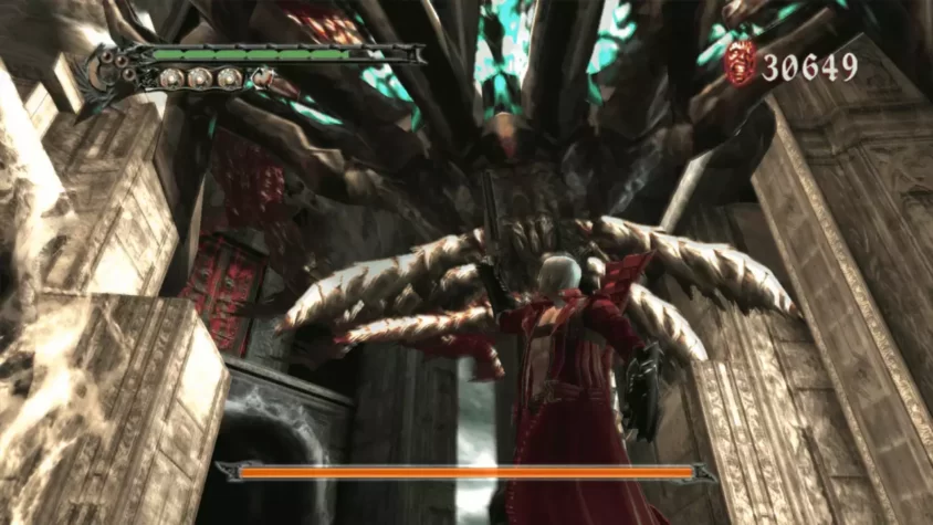 Сражение с врагом в Devil May Cry