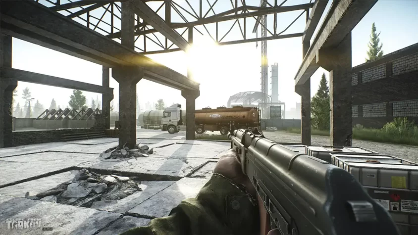 Скриншот из игры Escape from Tarkov – Пустынная территория с фурой