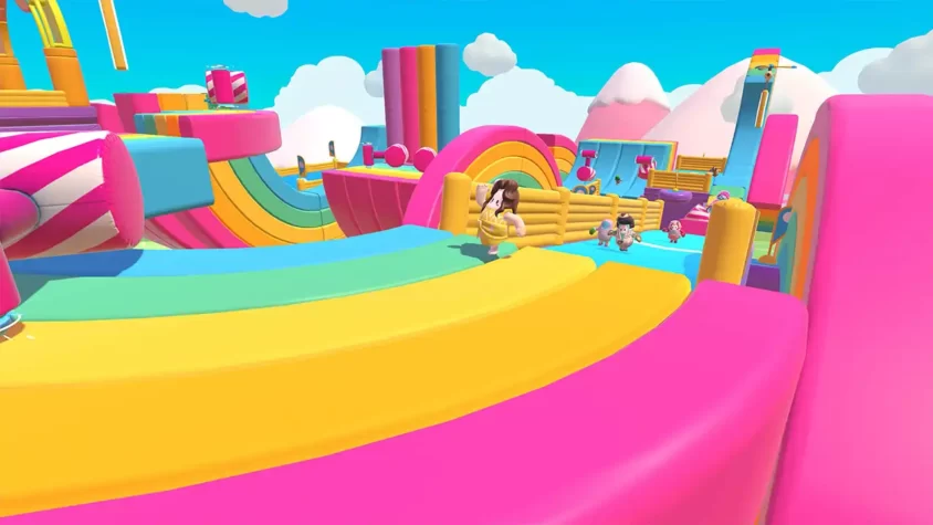 Трасса с гигантскими молотами и гигантскими препятствиями в игре Fall Guys