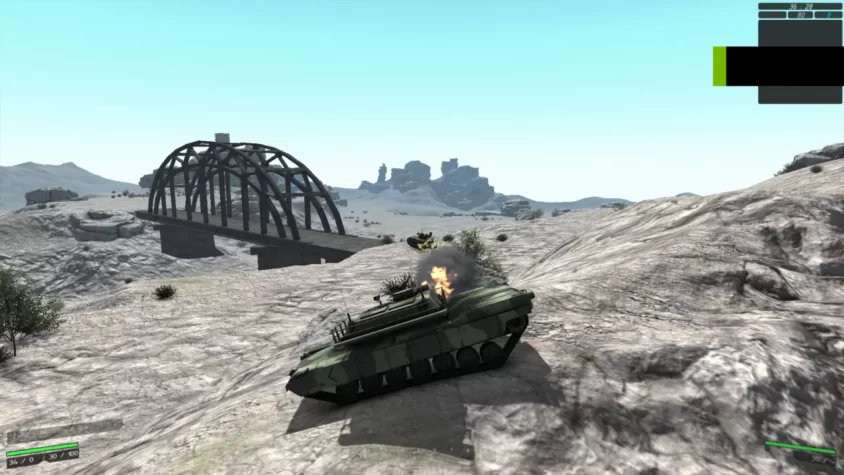 Танк в игре FIREGROUND Modern War, едущий по каменистой местности с горящими повреждениями на корпусе и мостом на фоне