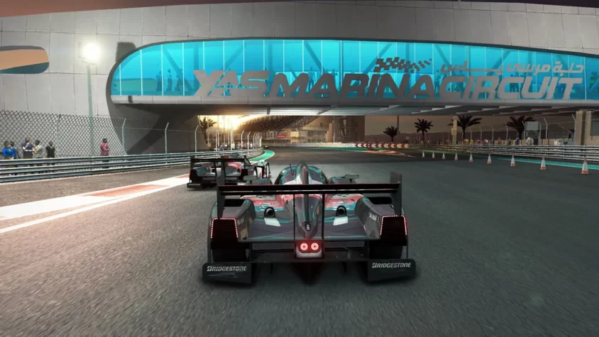 Соревнование на трассе Yas Marina