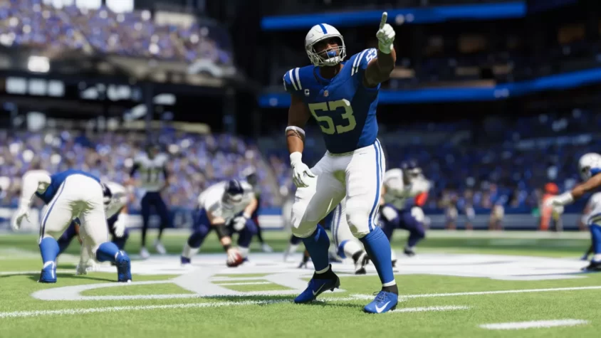 Игрок в Madden NFL 23 с гордостью указывает на то, что смог поставить блок. И да, это точно самый эпичный момент игры