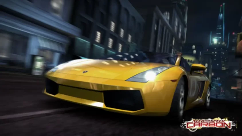 Красный спортивный автомобиль на ночной дороге в игре Need for Speed: Carbon