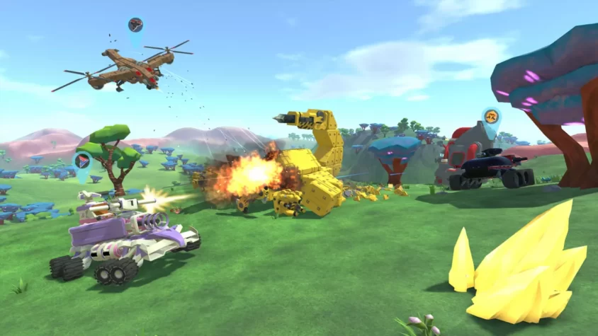 TerraTech – мир, где даже роботы могут не пережить встречу с артиллерией Боевые машины сражаются на зеленом ландшафте, взрыв происходит рядом с гигантским желтым роботом