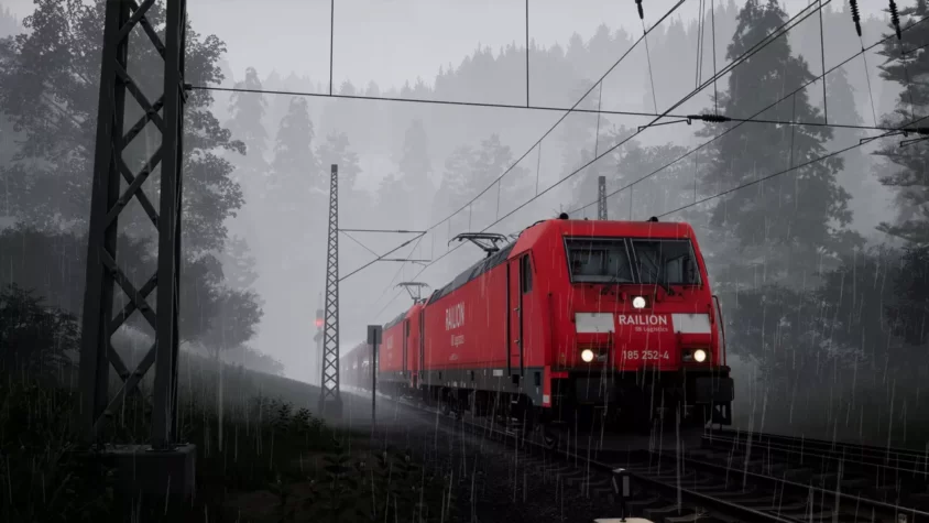 Поезд RAILION на фоне дождливого лесного пейзажа в Train Sim World