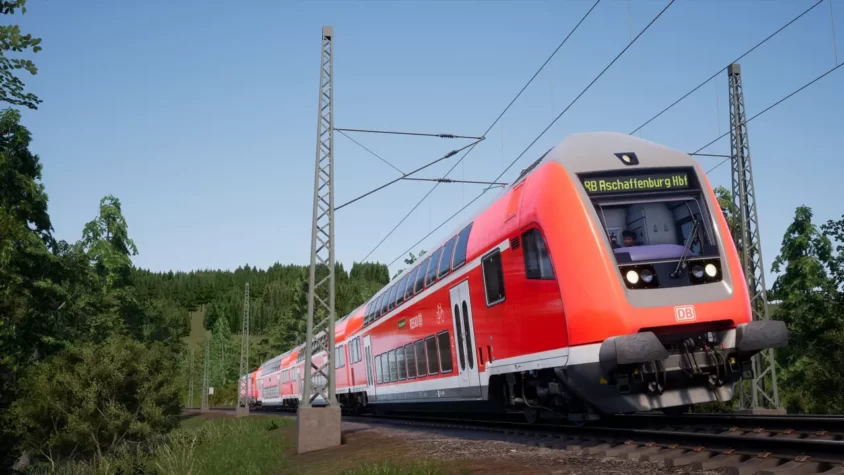 Поезд DB в Train Sim World на фоне зелёного лесного пейзажа и голубого неба