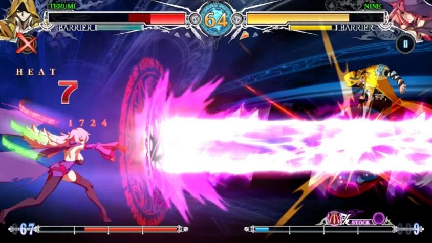 Бой в BlazBlue Centralfiction, персонажи сражаются с мощными магическими атаками