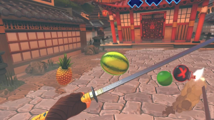 Игрок с саблей готовится разрубить фрукты в Fruit Ninja VR, среди которых ананас и арбуз