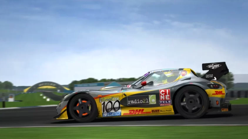 Гонка на другом автомобиле в GTR 2 FIA GT Racing Game