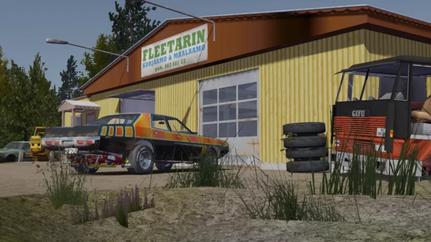 Автомобиль в ретро-стиле перед мастерской FLEETARIN в игре My Summer Car