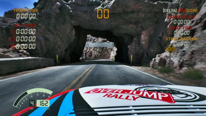 Вид из кабины в Over Jump Rally, гонка через тоннель с узким проходом