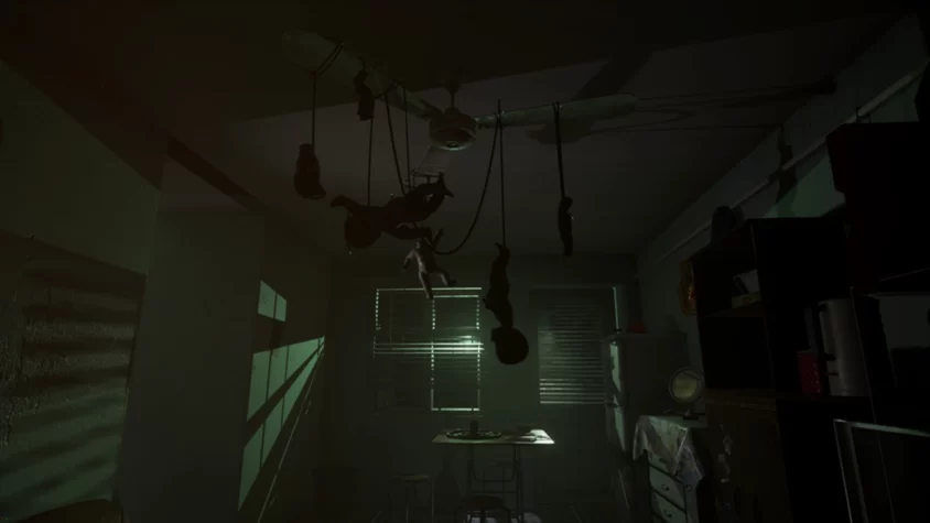 Комната с подвешенными игрушками в ParanormalHK