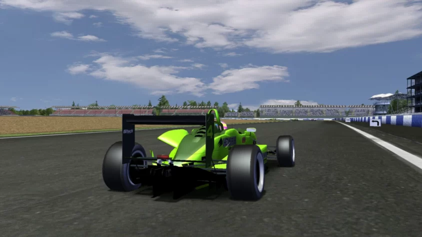 Гоночный автомобиль на трассе в игре rFactor с ярким зелёным окрасом