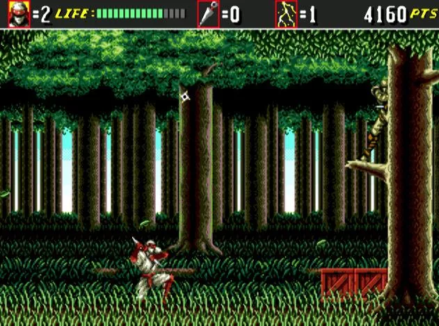 Геймплей игры Shinobi III: Return of the Ninja Master с ящиком и врагом на дереве
