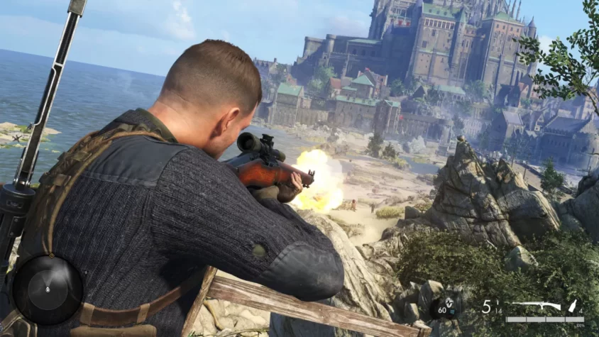 Игрок в Sniper Elite 5 нацеливает винтовку с видом на разрушенный город