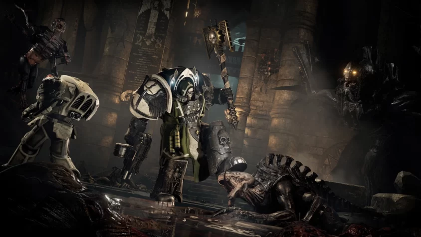 Космодесантник с боевым посохом в окружении Тиранидов в игре Space Hulk: Deathwing - Enhanced Edition