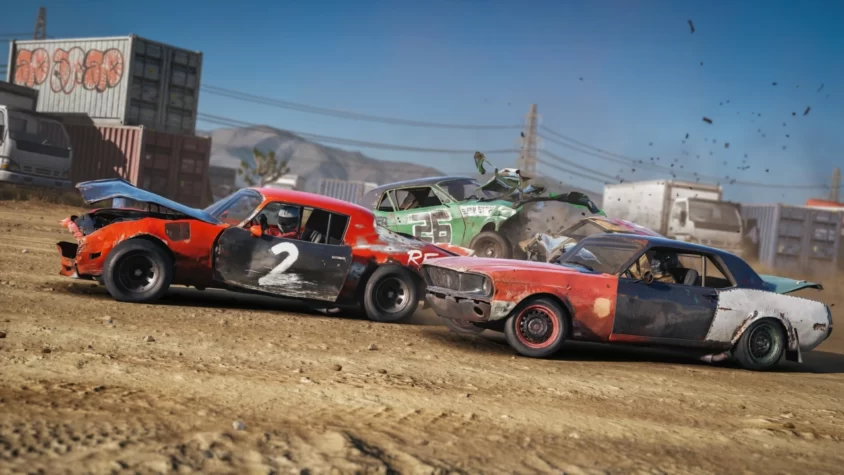 Взрыв машин в игре Wreckfest 2 на разрушенной трассе
