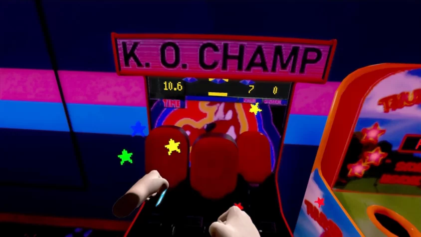 Аркадный автомат K.O. CHAMP, где игрок бьёт по груше в неоновом зале