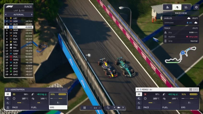 Гран-при в F1 Manager 2024: два болида несутся бок о бок, словно от зарплаты до зарплаты
