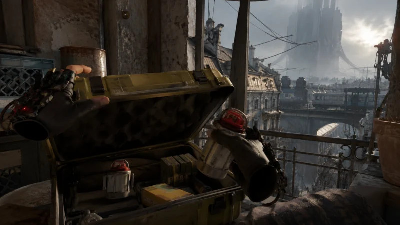 Аликс взаимодействует с предметом руками в Half-Life: Alyx